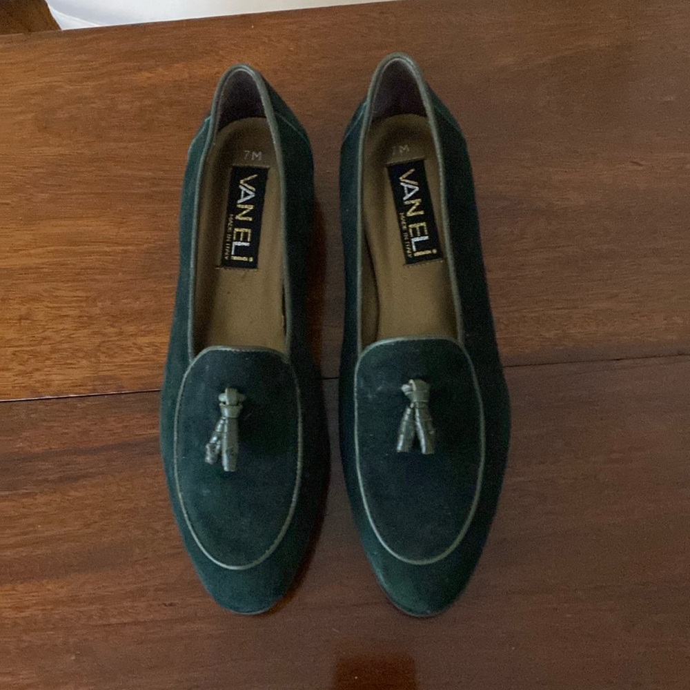 Van Eli Jasmine Green Suede Flats Made in Italy Size 7 NWT